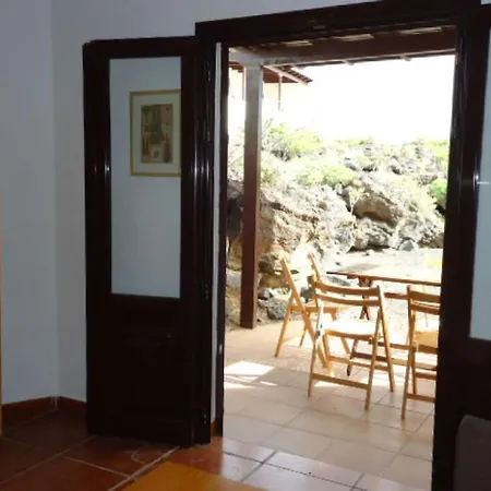 Apartment Sleeps 2 Pool Wifi Tahiche