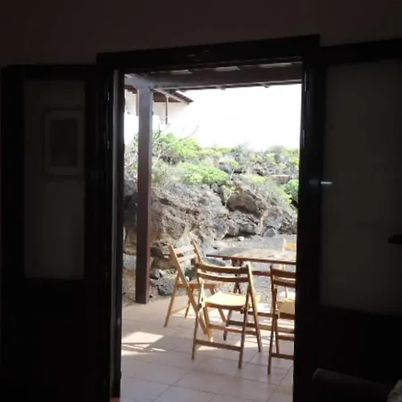 Apartment Sleeps 2 Pool Wifi Tahiche